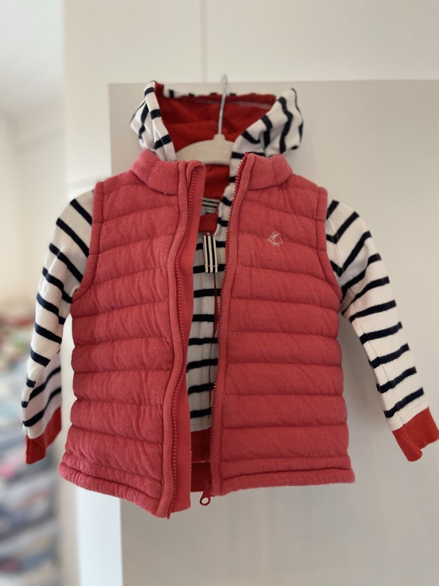 Petit Bateau Lotti & Set di vestiti: Petit Bateau Set 12 Monate Weste und Oberteil – Usato da Schlieren venduto da Keluwei 1