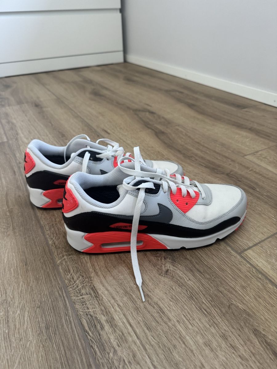 Nike Scarpe da uomo: Air Max 90 Infrared Goretex Taille 43 – Nuovo (secondo la descrizione) da Vétroz venduto da Neyssi