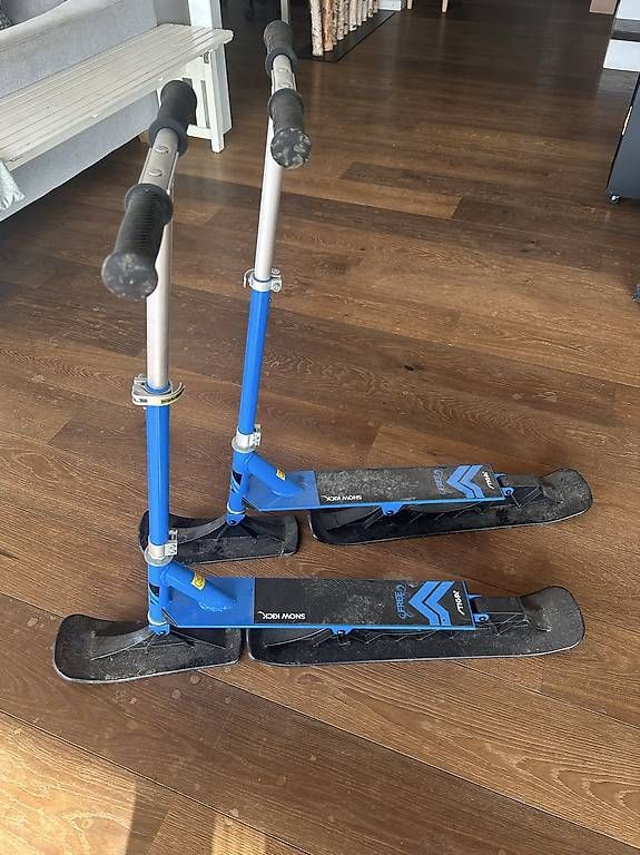 Schlitteln: Snow Scooter 2 Stk – Gebraucht aus steffisburg von ste_g6dw
