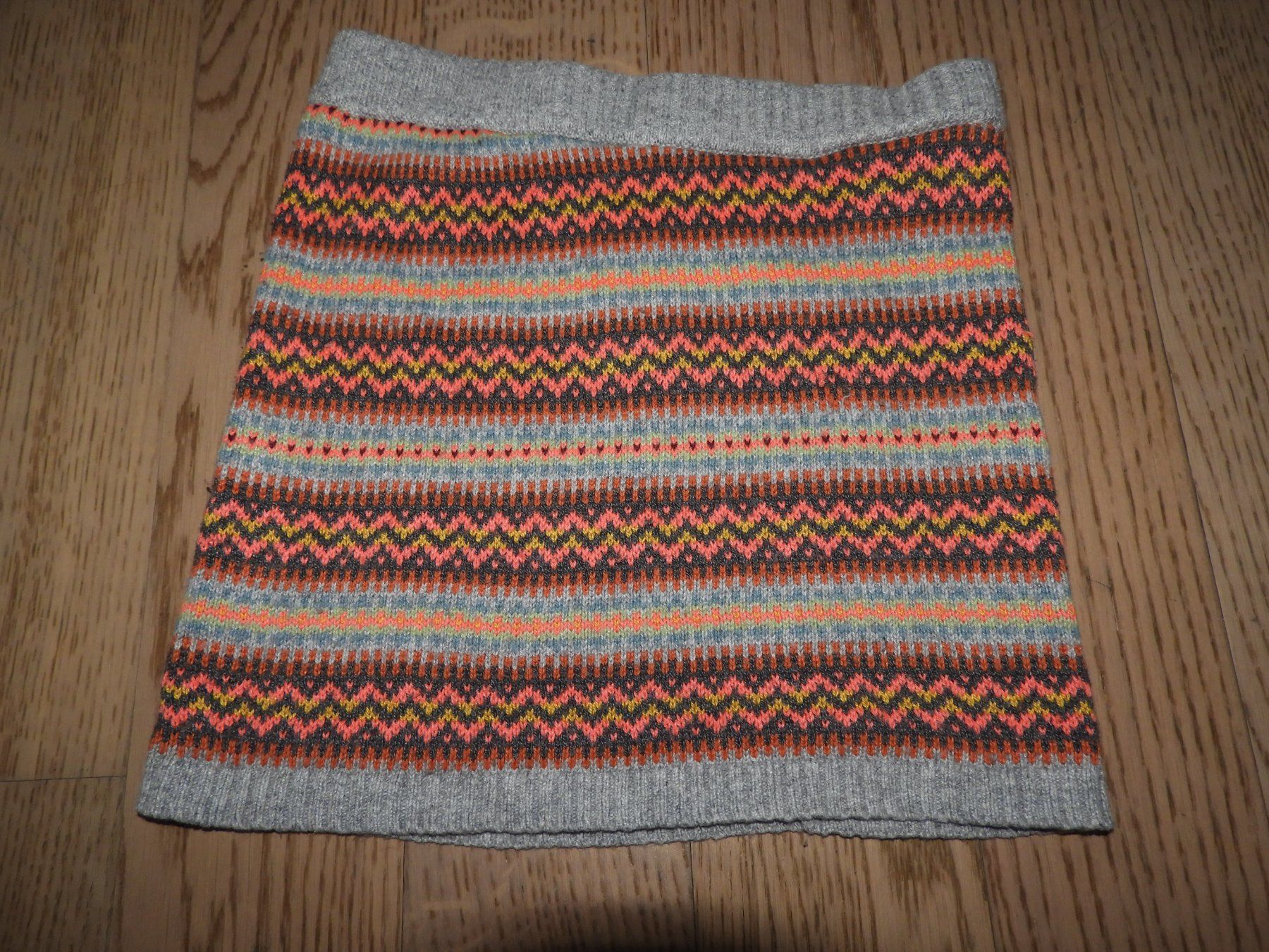 H&M Vestiti & Gonne: Strickjupe, Grösse122/128 – Usato da Hergiswil NW venduto da Noema2006 1