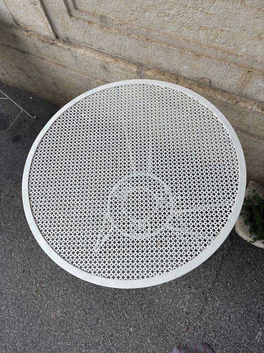 Tische: Antiker Gartentisch – Gebraucht aus Grossaffoltern von Sosinoid 2