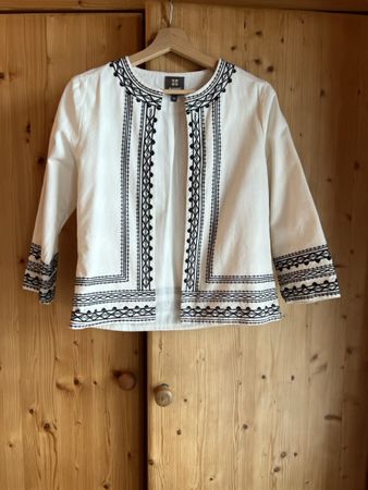 Jacke Manor weiss schwarz bestickt Grösse 38