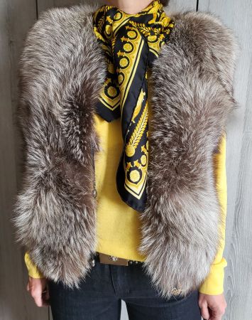 Gilet en fourrure de renard argenté, taille S.