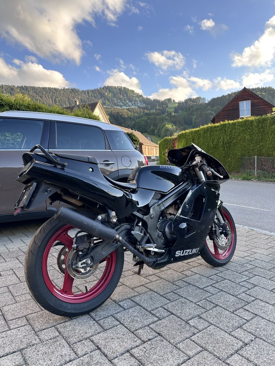 Suzuki Strada: Suzuki RG 125F 2takt – Usato da Appenzell venduto da B-Quick 3