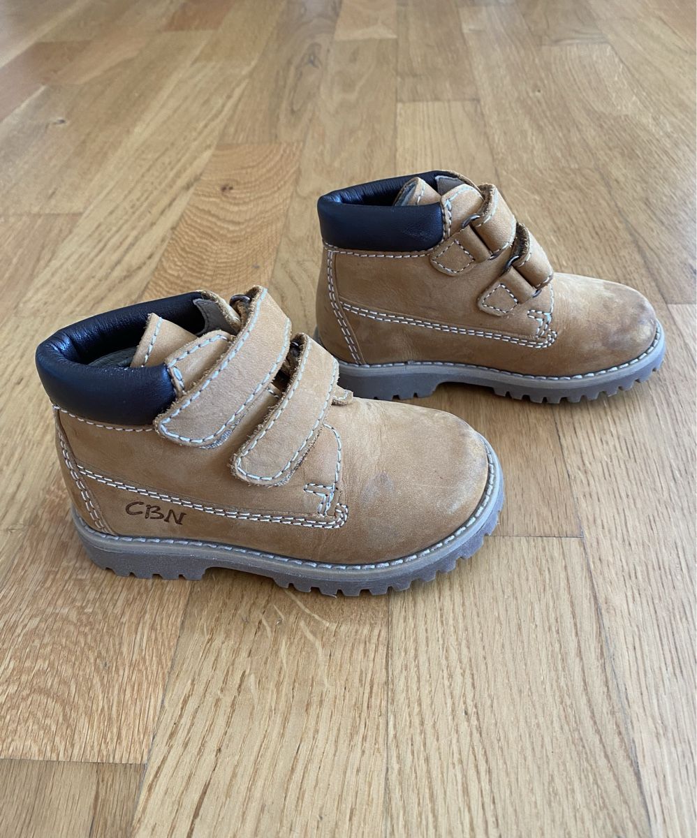 Schuhe für Jungen: Lederschuhe Gr. 22 Stiefel Leder – Gebraucht aus Seuzach von Eve87 1