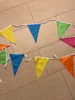 Bunte Wänderkette für Party Deko