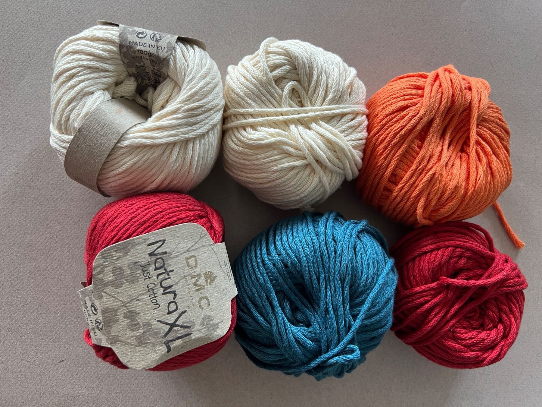 Cordicelle & Fili: Laine Macramé et Coton DMC lot de 23 pelotes – Usato da Chézard-St-Martin venduto da Chopette 1