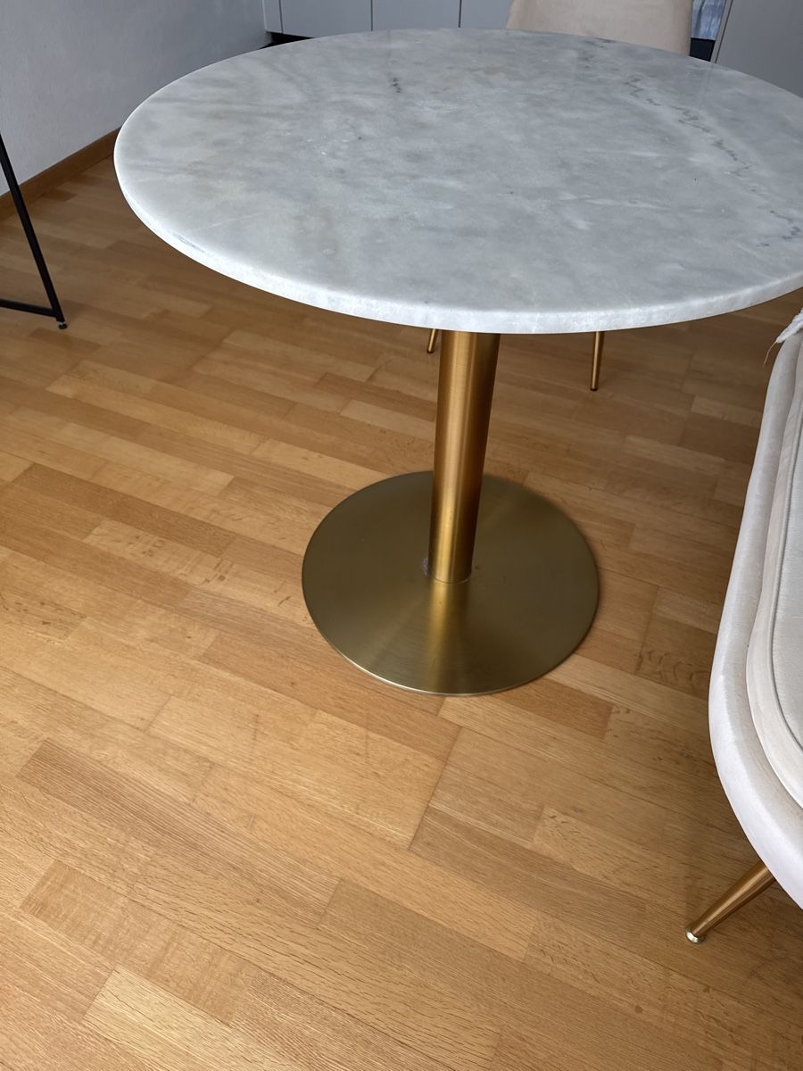 Tavoli: Round diner table Mutoni bristle marble white gold – Usato da Zürich venduto da rha_t7sc 1