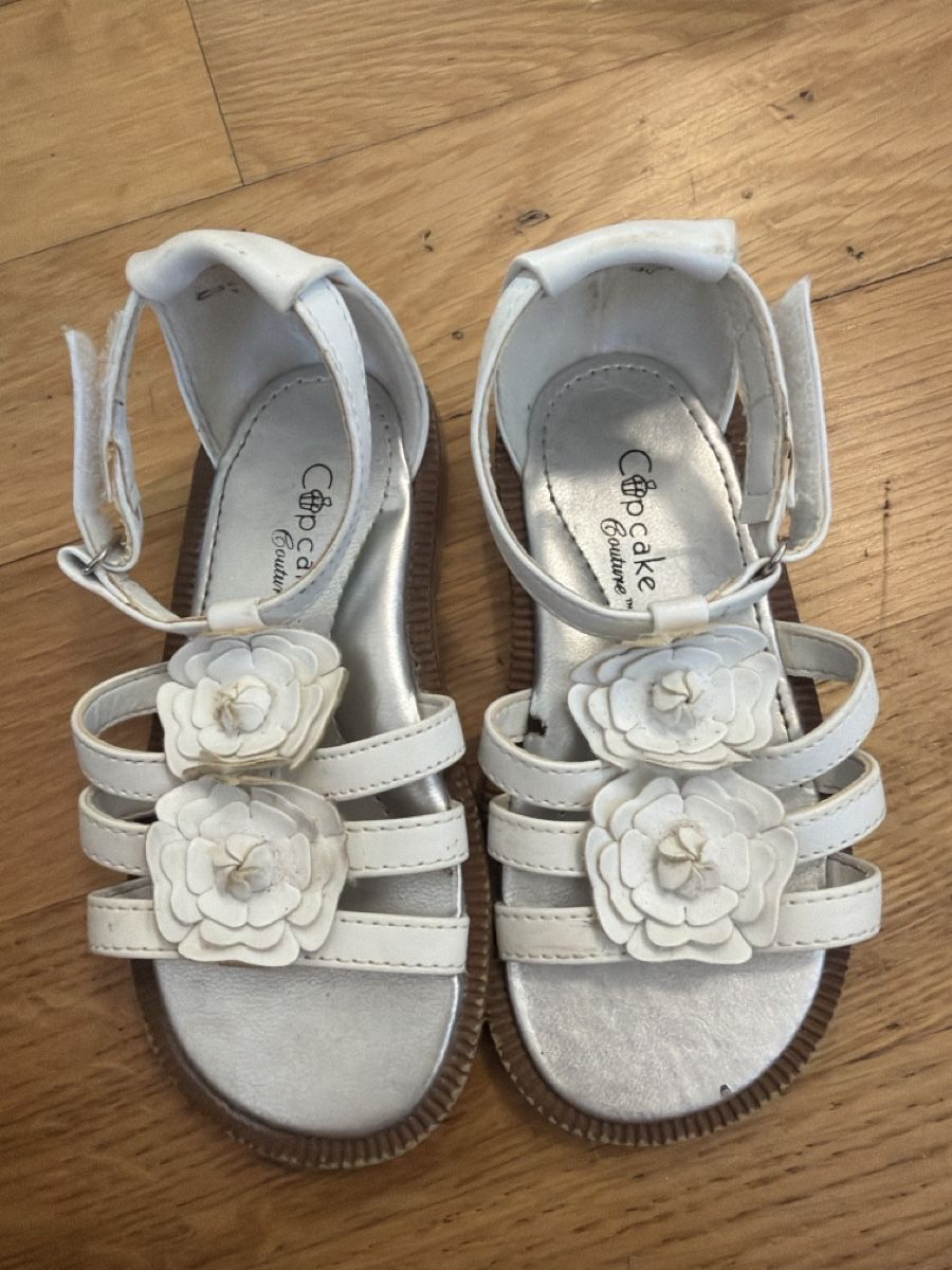 Scarpe per ragazze: sandalen gr 21 – Usato da Dietikon venduto da limi06