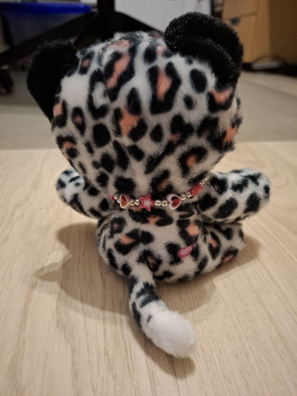 Giocattoli: Süsses Plüschtier Leopard mit Glitzerhalsband – Usato da Basel venduto da Svidovic 1
