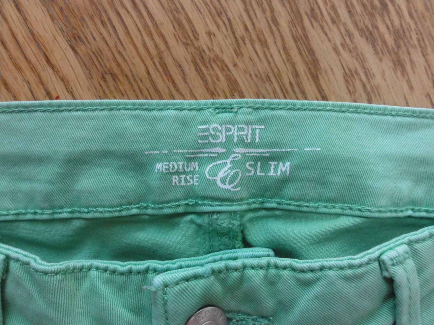 Esprit Pantaloni: Esprit Hosen, 3/4-Bein, Gr. 31 – Usato da Riedholz venduto da Taweva 1