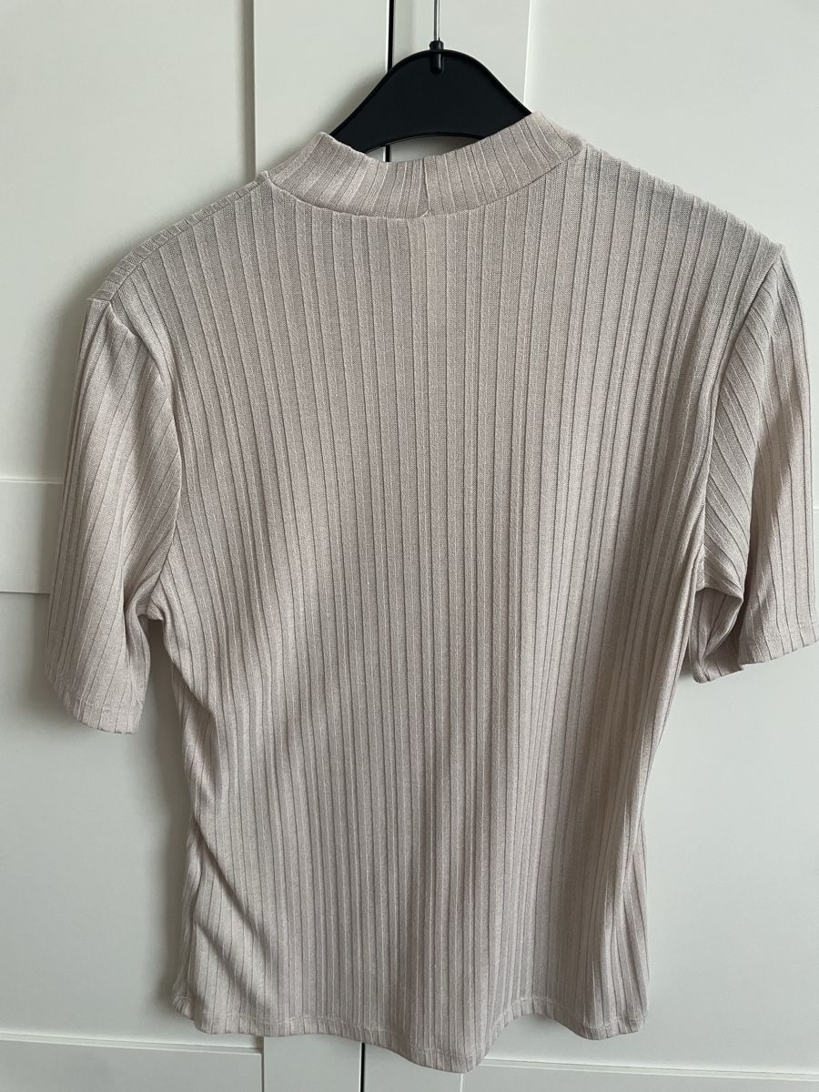 H&M T-shirt: H&M shirt, M/medium – Usato da Baden venduto da CeDe22 1