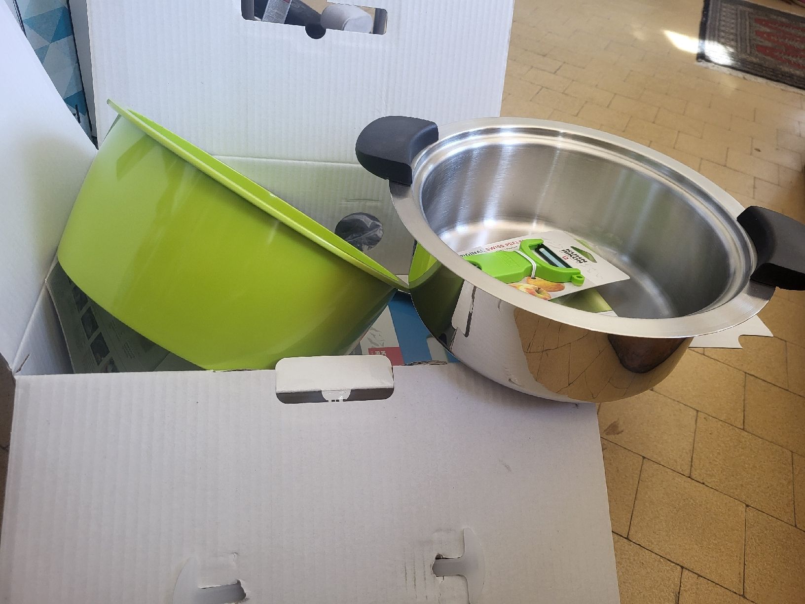 Elettrodomestici da cucina: Kuhn Rikon Hotpan Set – Nuovo e nell'imballaggio originale da Zweisimmen venduto da Adorable 1