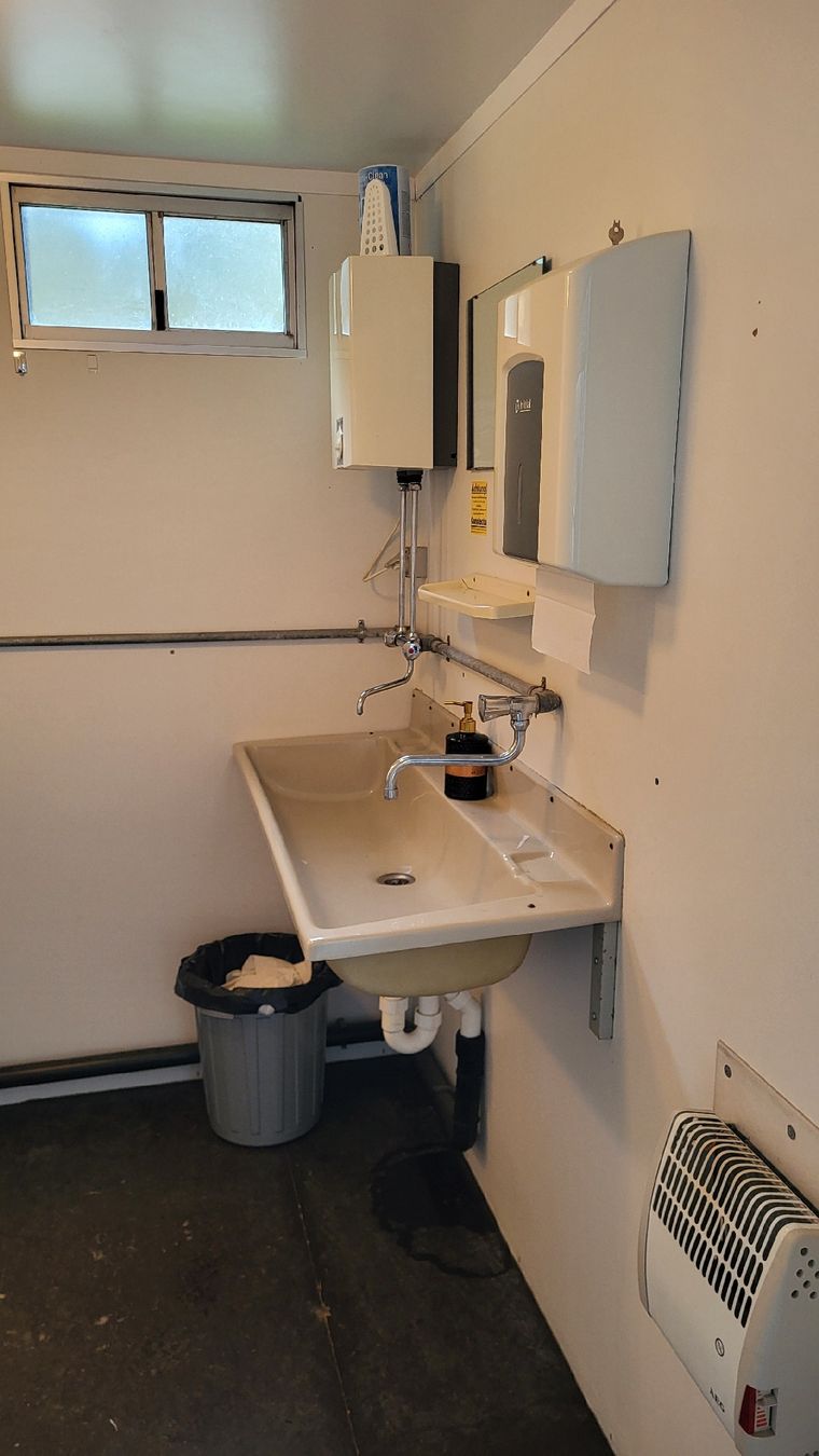 WC: Contecta Sanitärcontainer WC-Anlage gebraucht – Usato da Grindelwald venduto da ChrisPro10 1