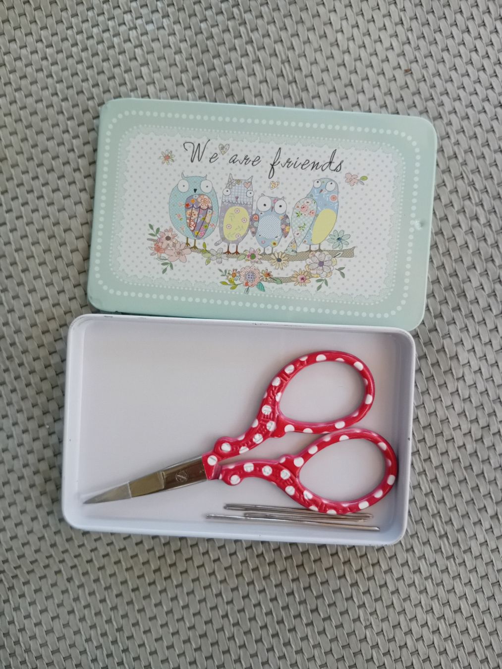 Tutti gli attrezzi: Nähset mit süsser Eulen-Dose & Schere - Ideal als Geschenk  – Nuovo (secondo la descrizione) da Burgdorf venduto da carodesign1