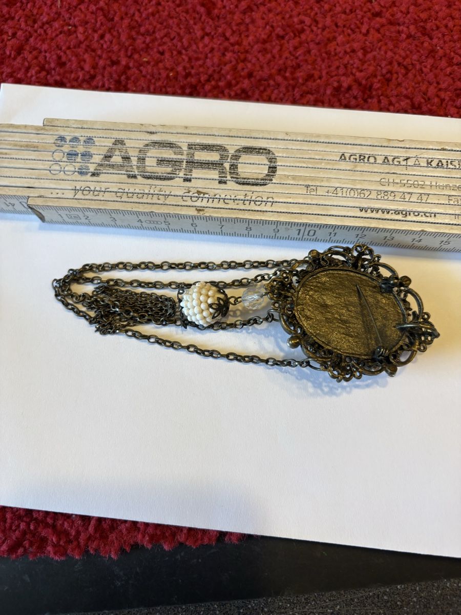 Broches & Aiguilles: Brosche im Victorian Revival styl – D'occasion à Murten par Tzaugg 3