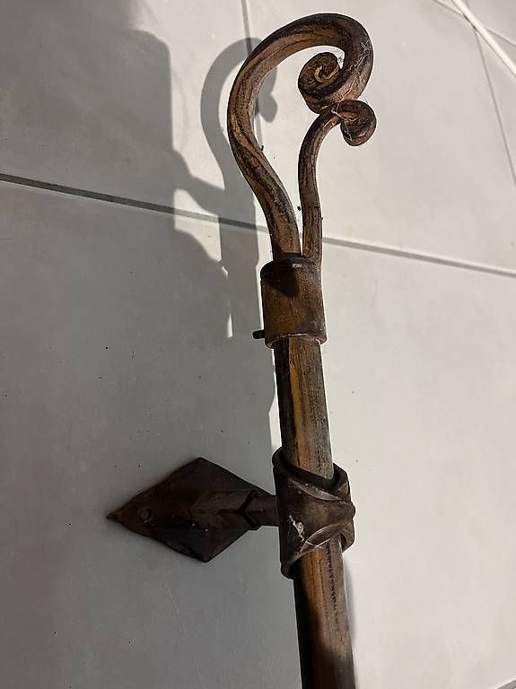Altro per la casa: Tringle de rideau couleur rouille 263cm long  – Usato da Yverdon-les-Bains venduto da car_xd5s 1