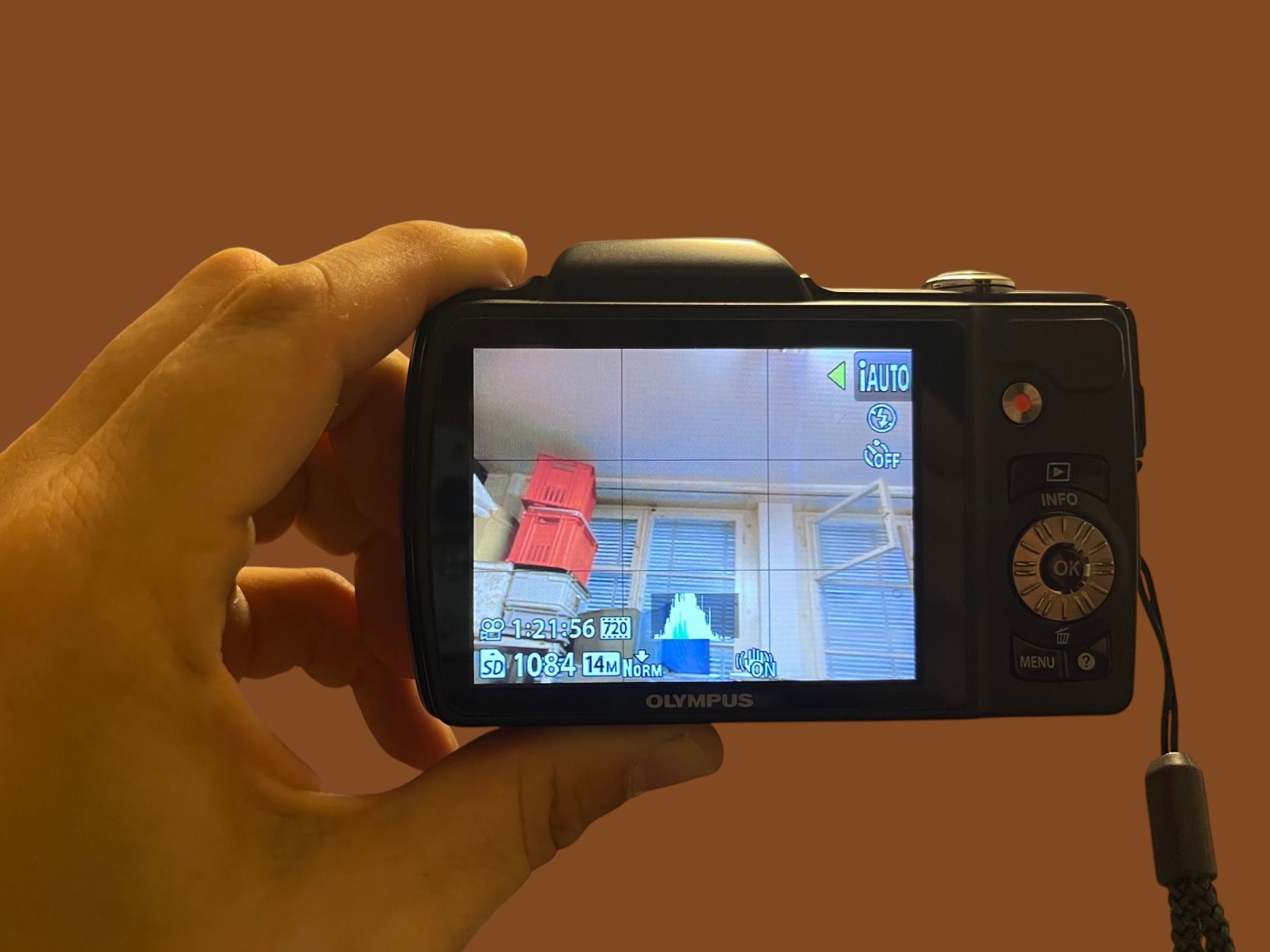 Olympus Fotocamera: Olympus Kamera SZ-10 – Usato da Zürich venduto da Brockigarage 2