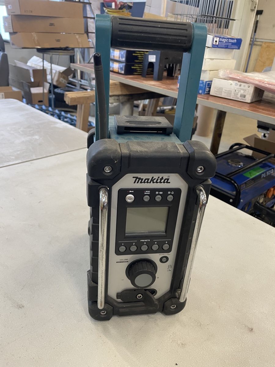 Makita Radio: Makita Baustellenradio – Usato da Flaach venduto da Binz