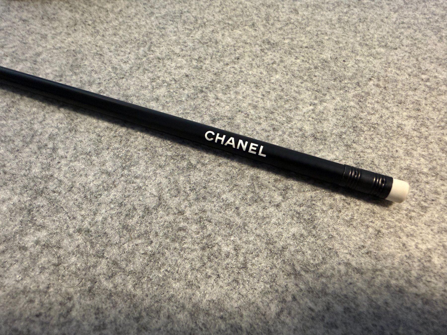 Crayons, crayons de couleur & craies: Chanel Bleistift – D'occasion à Walkringen par Chester007 3