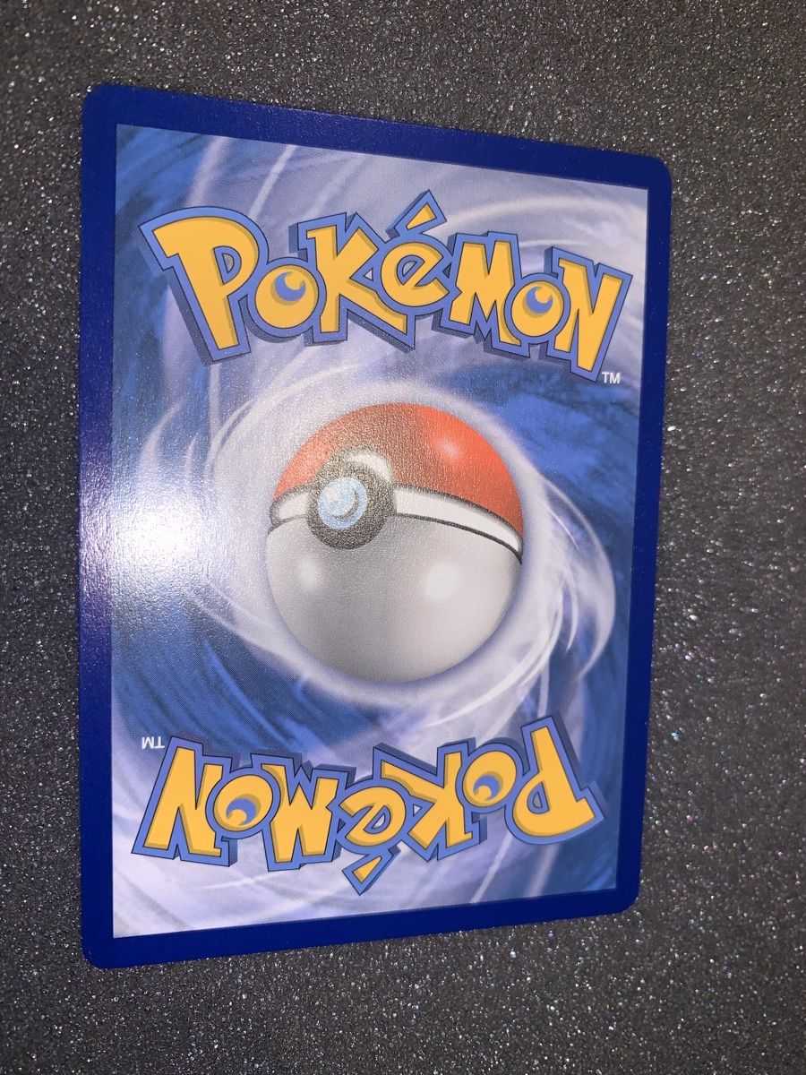 Pokémon Carte collezionabili: Charizard V SWSH050 – Usato da Bironico venduto da ars_z6lb 8