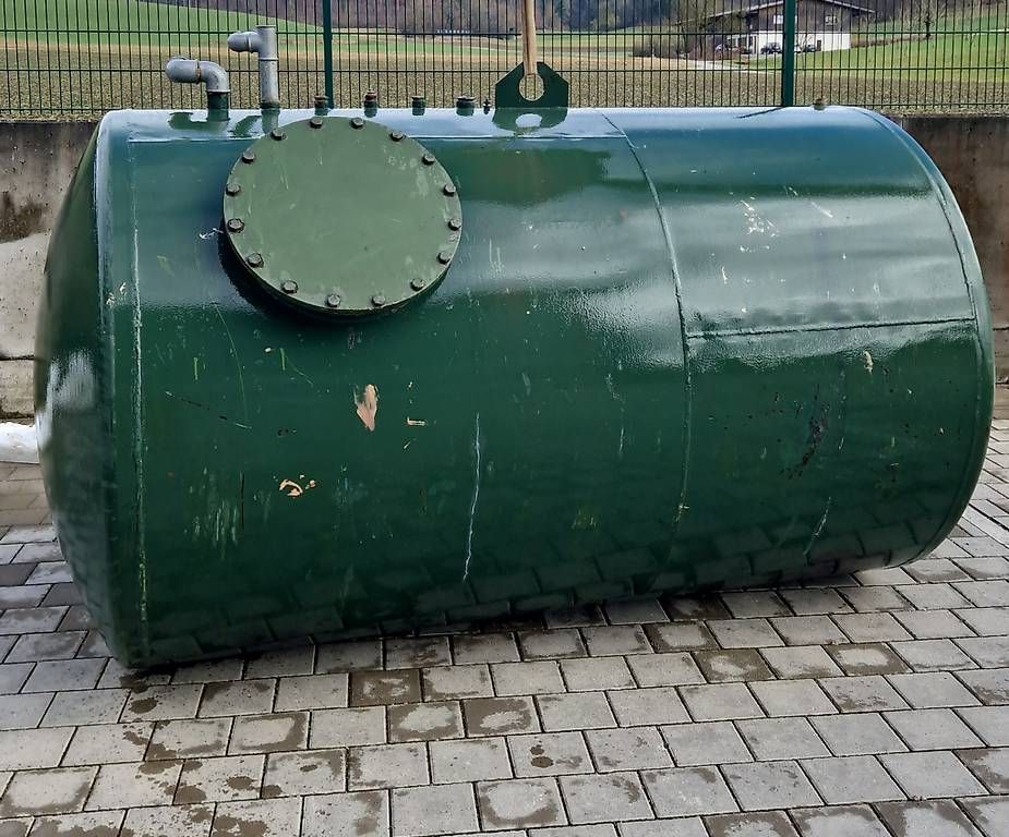 Abbeveratoi e trogoli: Stahltank 5.800 Liter (Regenwassertank) – Usato da Endingen venduto da Volvo2211