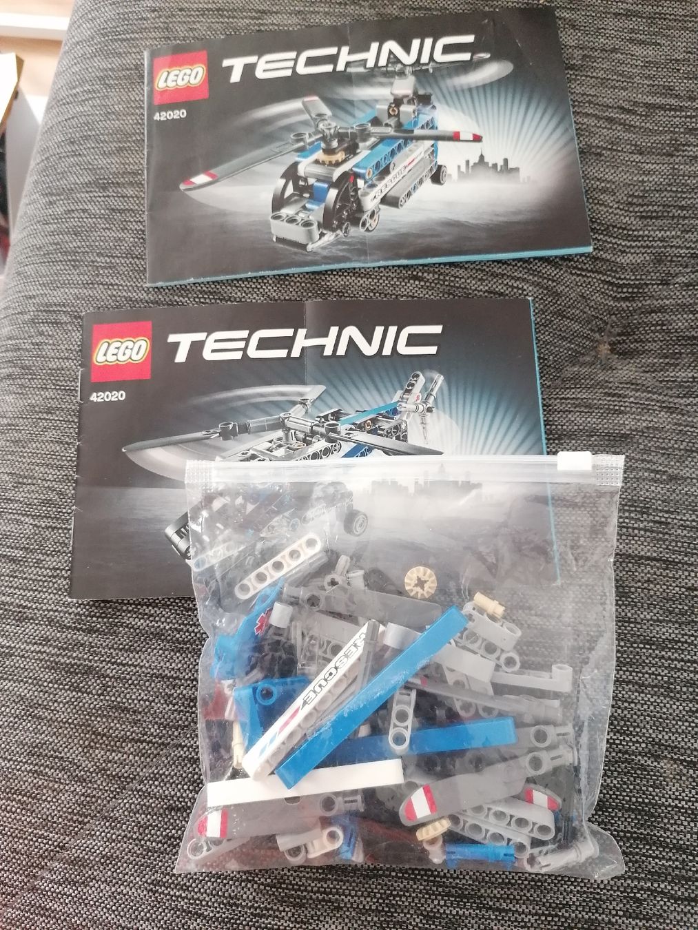 Lego Jeux de construction: LEGO TECHNIC HELI 42020 VOLLSTÄNDIG – D'occasion à Pratteln par ThereseZ