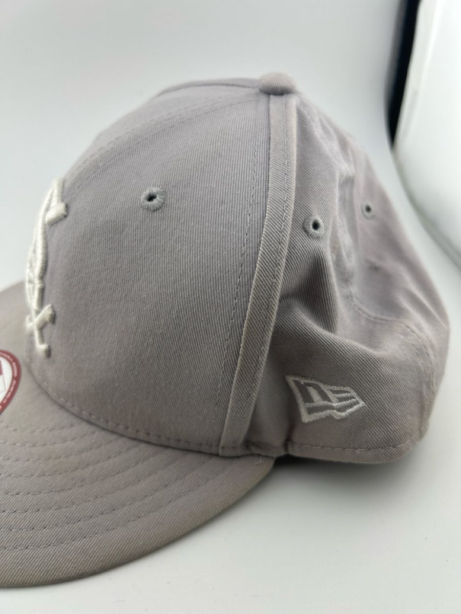 New Era Copricapi, berretti & cappellini: Sox New Era 9FIFTY Kappe, Grau, gebraucht – Usato da Brüttisellen venduto da stpe 1