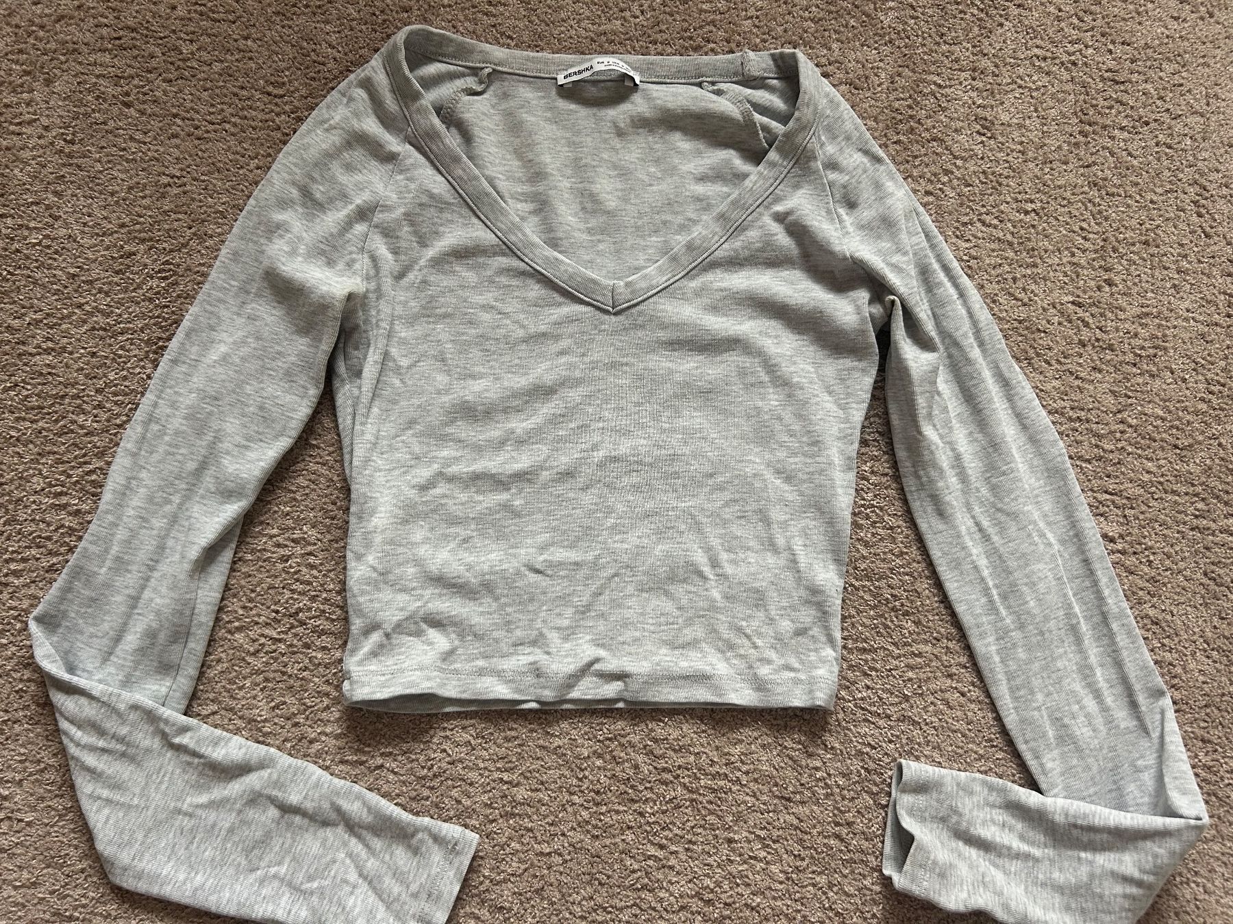 Bershka Maglioni & Felpe: Longsleeve Grau – Usato da Frauenfeld venduto da hannamaria29