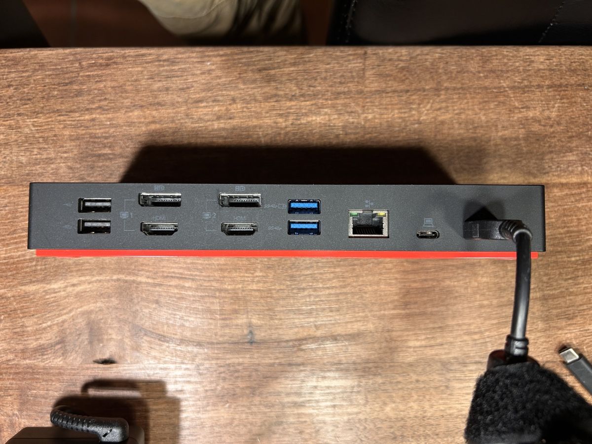 Lenovo Dockingstation: Lenovo ThinkPad Dockingstation mit Netzteil gebraucht – Gebraucht aus Neuenkirch von Stirnimann_D 1