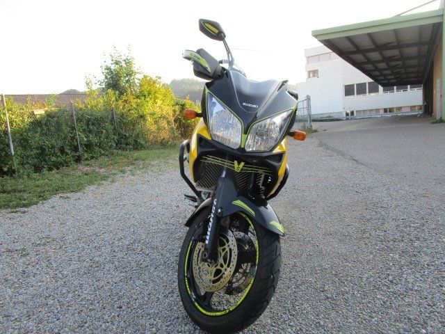 Suzuki Enduro: Motorrad Suzuki DL 1000 Kat A  ab Platz oder für Export – Usato da St. Gallen venduto da Moser13 6