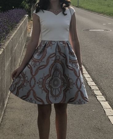 Elegantes Kleid zB. für Zivile Hochzeit