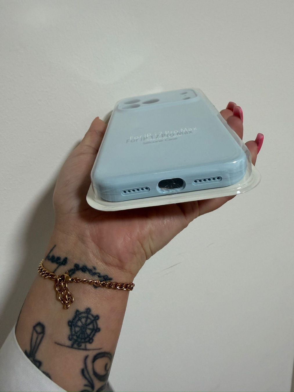 Apple Cover & Protezioni schermo: Hellblaue iPhone 17 Pro Max Silikon Hülle - Neuwertig! – Nuovo e nell'imballaggio originale da Wettingen venduto da Joelds98 1