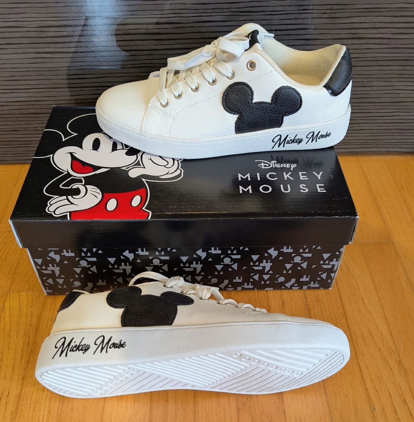 Scarpe da donna: Damenschuh Mickey Mouse Grösse 38 – Nuovo (secondo la descrizione) da Lenzburg venduto da RockTickets