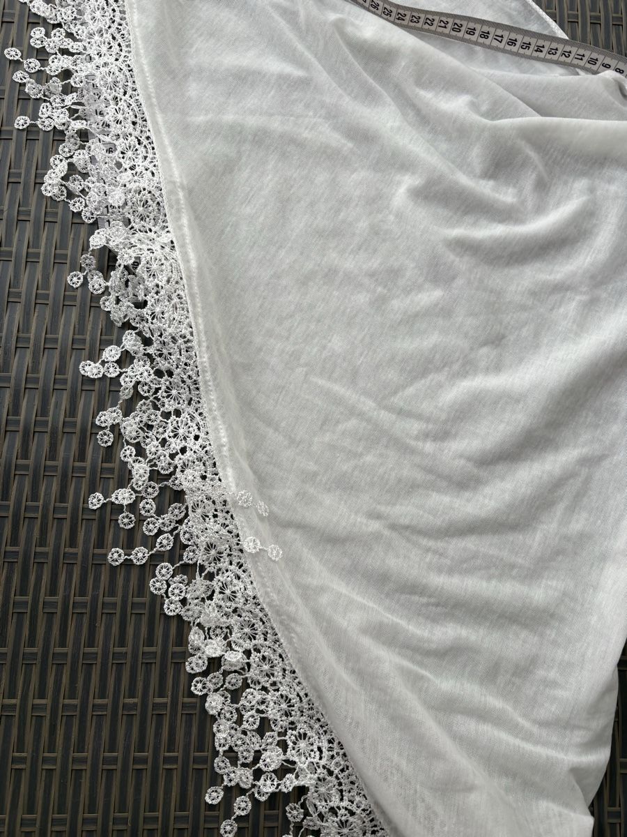Foulards & écharpes: Tuch  210x85 cm Weiss Spitze Dreieckstuch – Neuf (Voir description) à Zürich par venusandmars 4