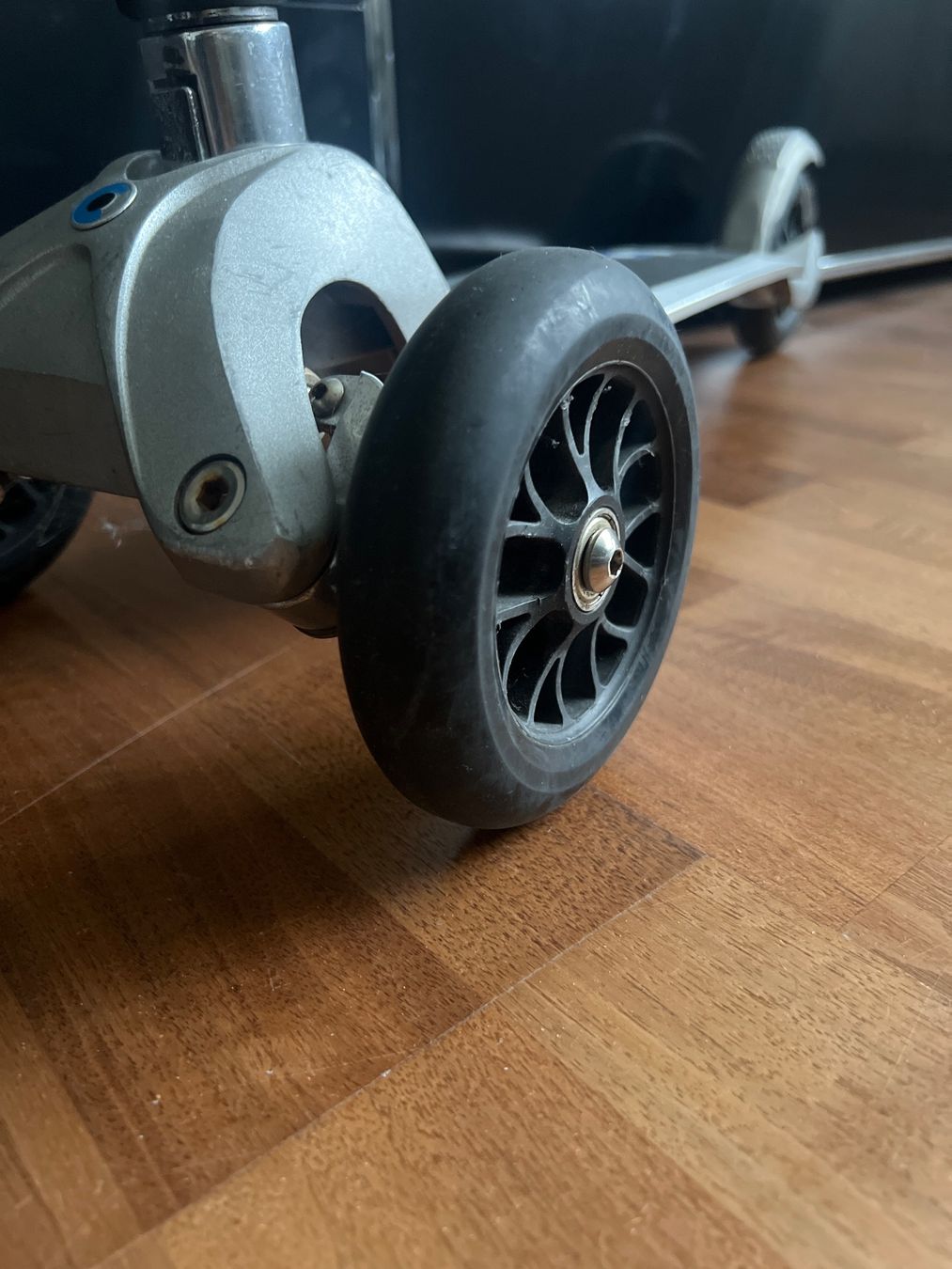 Micro Kickboard: Micro Scooter Kickboard Compact Silber – Usato da Jona venduto da Sariksa 8