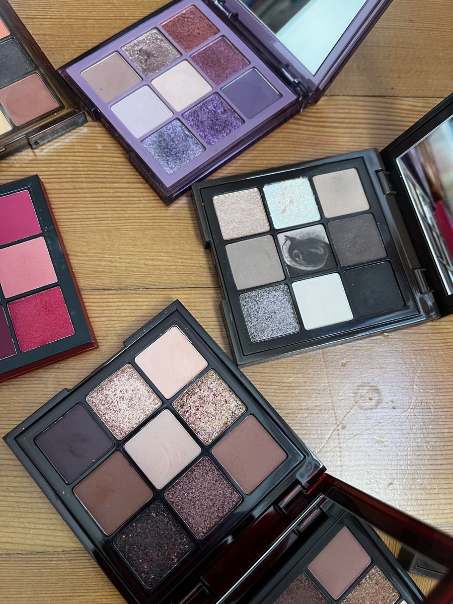 Huda Beauty Make-up: Huda Beauty Eyeshadow and 3D Highlighter Mega Bundle! – Usato da Aarau venduto da kailing12 1