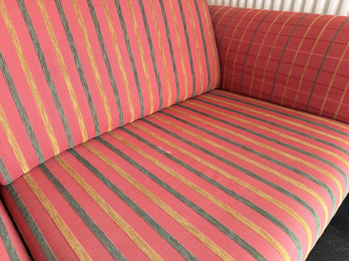 Sofas: Sofa Bed Red Striped Pattern Used Condition Comfortable – Gebraucht aus Kandersteg von ben_jp6l 2