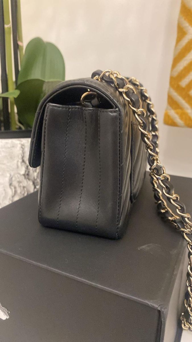 Chanel Sonstige Kleidung & Accessoires: Sac Chanel mini timeless chevron black – Neu (gemäss Beschreibung) aus Bussigny von tmu_8p2m 2