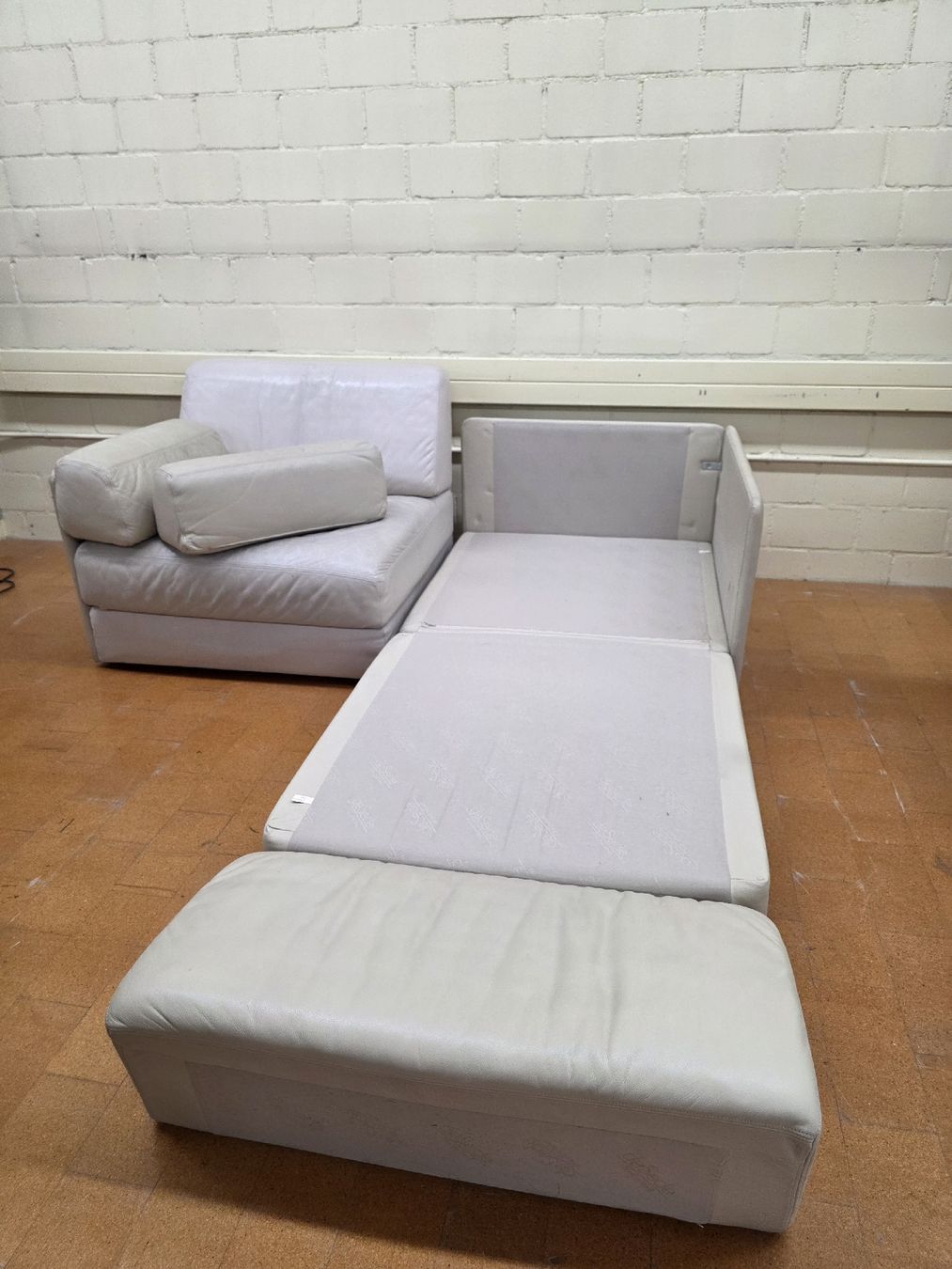 De Sede Sofas: Designer Leder Sofa / Schlafsofa De Sede DS76  – Gebraucht aus Lichtensteig von UsedINStore 4