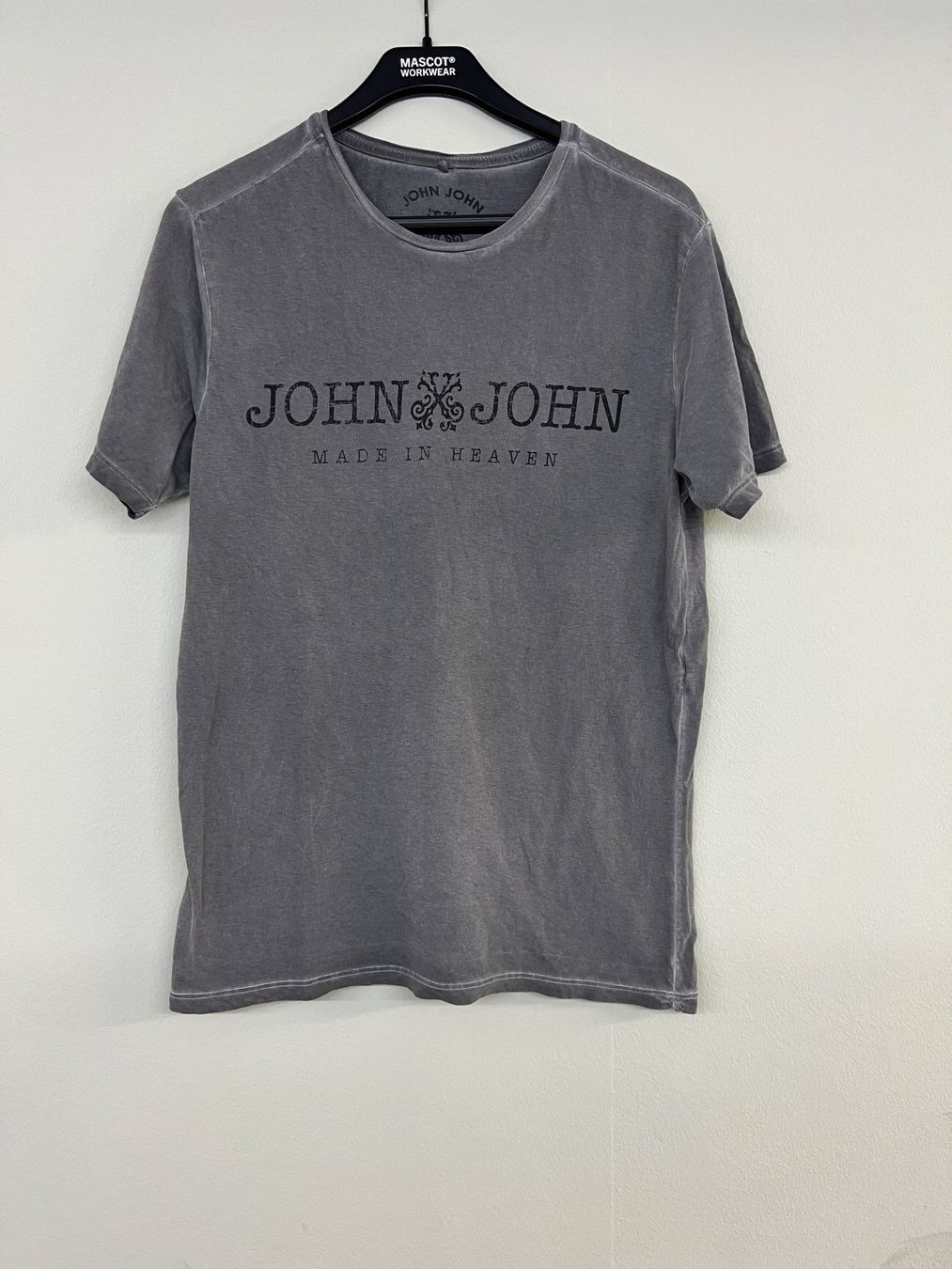 T-shirt: T-Shirt JOHN JOHN – Usato da Zürich venduto da pamleano