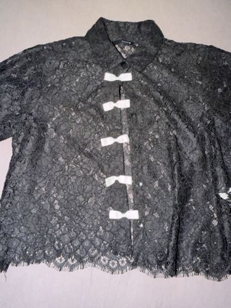 Schwarze Zara Bluse, Grösse M, neuwertig mit Spitze!