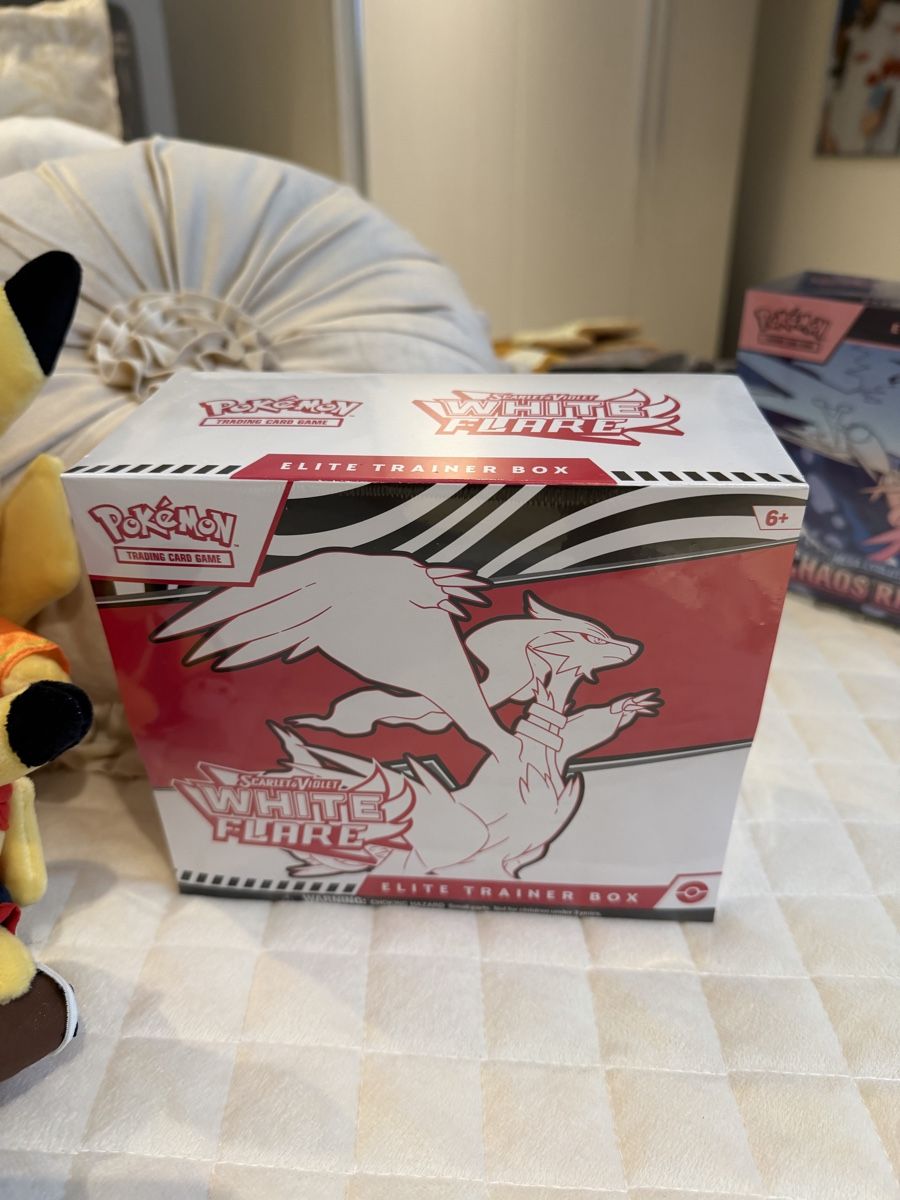 Pokémon Carte collezionabili: ETB Saled and limited pelusche!  – Nuovo e nell'imballaggio originale da Bellinzona venduto da val_8pn5 2