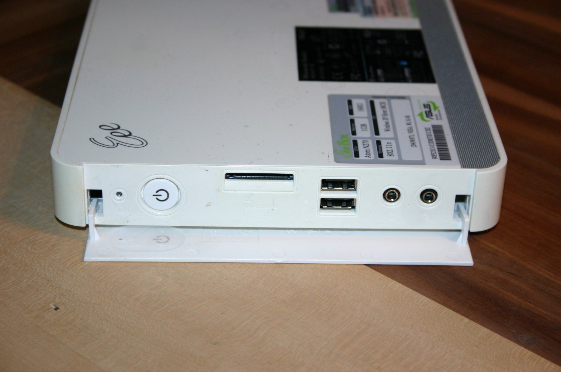Asus PCs: ASUS EEE AS-B206 silent fanless mit XP Professional 23Bit – Gebraucht aus Stettlen von Bigjm 3