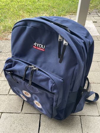 Neuer 4YOU Rucksack in Dunkelblau mit Blumenmuster