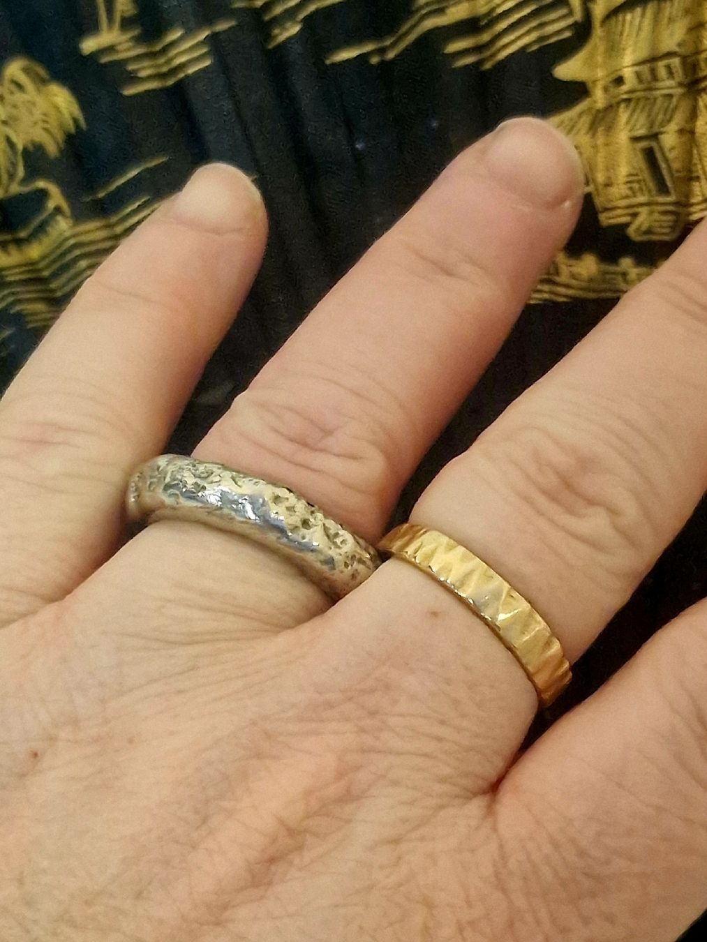 Anelli: Bronzering, Rudimentärstyle, Ringgrösse 54. – Nuovo e nell'imballaggio originale da Aarau venduto da Schmuckhoehle_MD 4