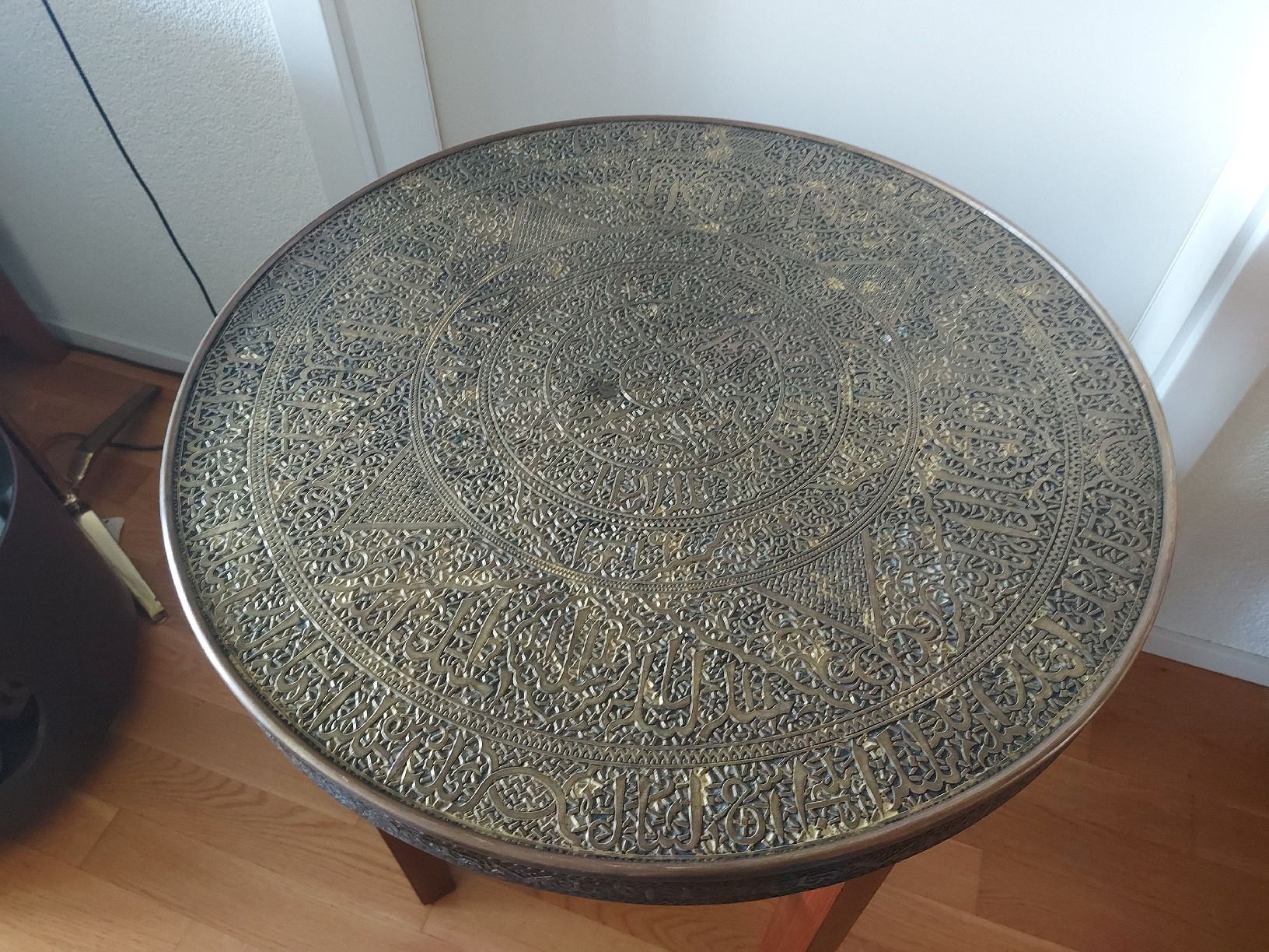 Tavoli: Art Deco Beistelltisch mit Messingplatte – Usato da Ostermundigen venduto da son_vd9k 4