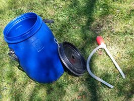 Bidon 30 L mit Pumpe
