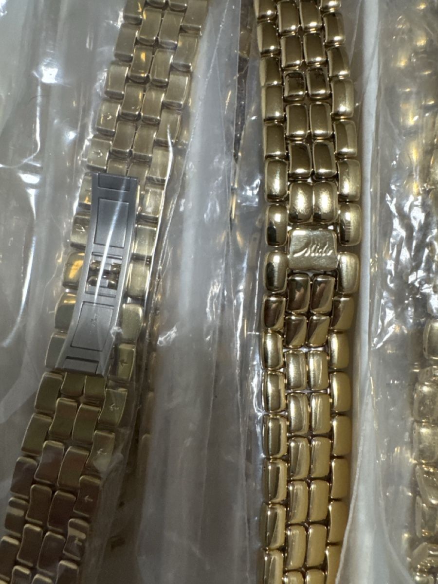 Mido Bracciali & Braccialetti: 15 bracelets MIDO Neufs 20 mm – Nuovo e nell'imballaggio originale da La Chaux-de-Fonds venduto da lida2005