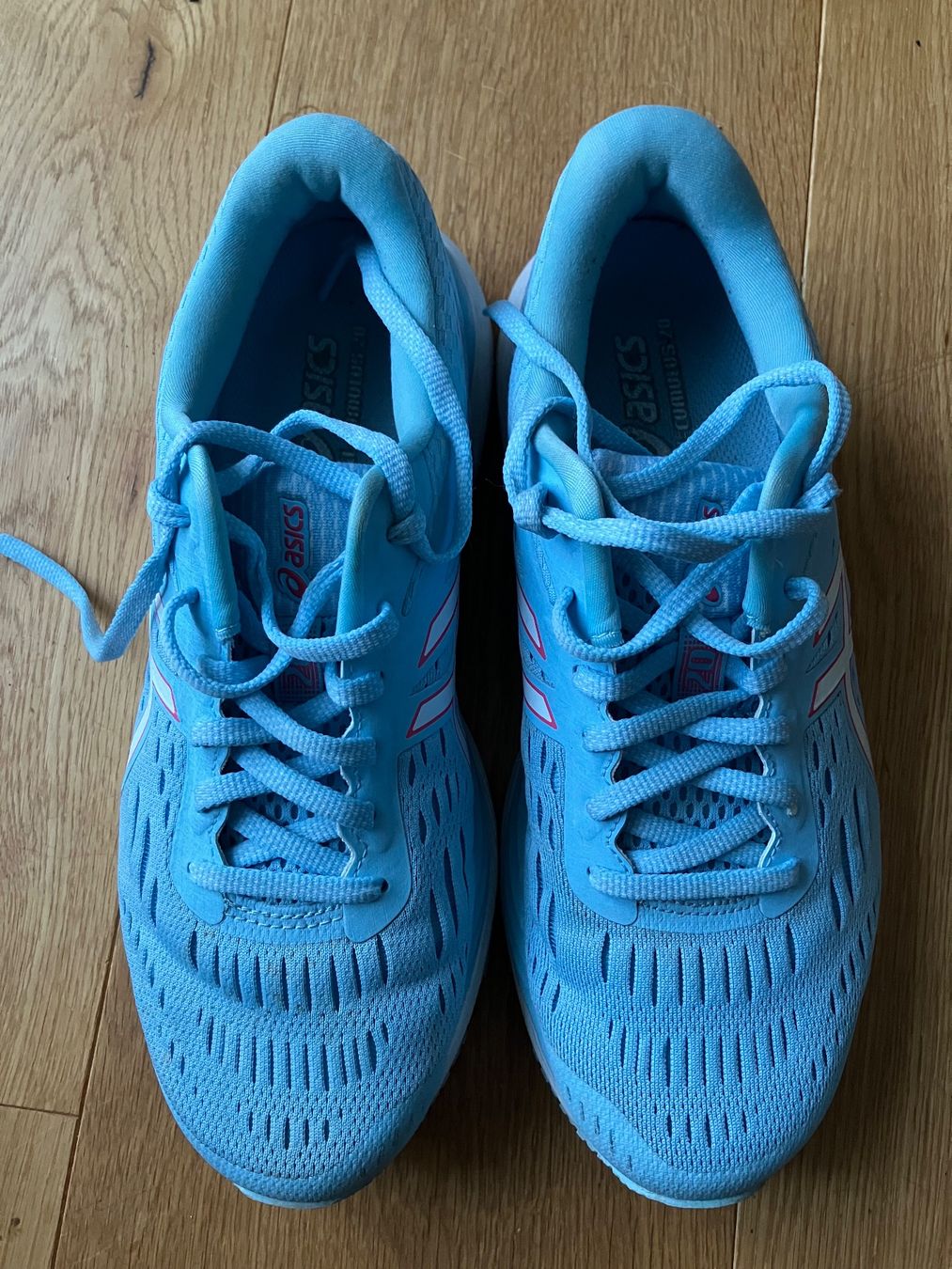 Asics Scarpe da donna: ASICS Laufschuhe Gr. 40.5 Hellblau – Usato da Magden venduto da Anthurium11 1
